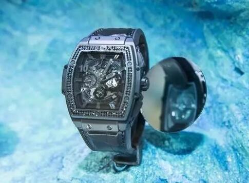 The black Hublot limited edition looks stronger and much powerful.
