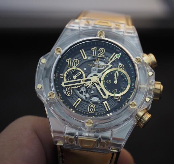 The movement could be viewed through the skeleton dial and transparent case.