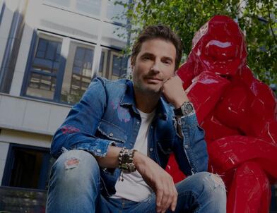 Hublot has cooperated with Richard Orlinski to release several timepieces.