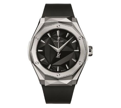 The Hublot presents the heavy artistic atmosphere.