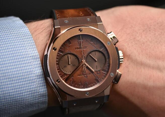 The timepiece presents the brand'd innovation and creativess.